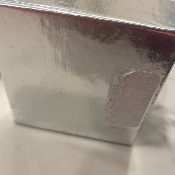 Gift-ready bangles Silver tone bracelet set. - Picture 12 of 12